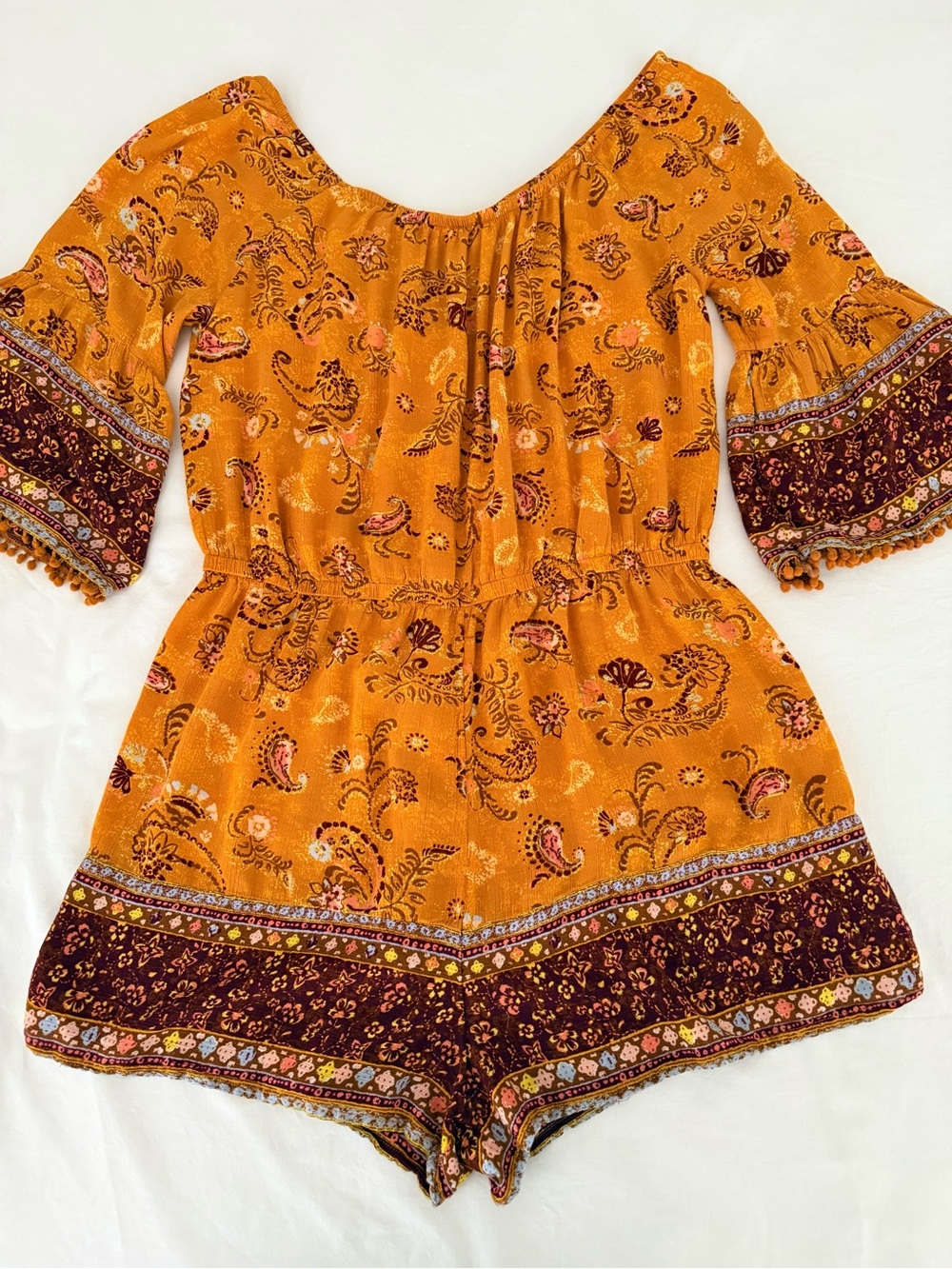 Mudd Mustard Goldenrod Paisley Boho Earthy Bell Sleeve Pom Pom Romper Size XL